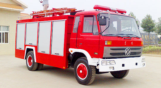 东风145单排水罐消防车 
